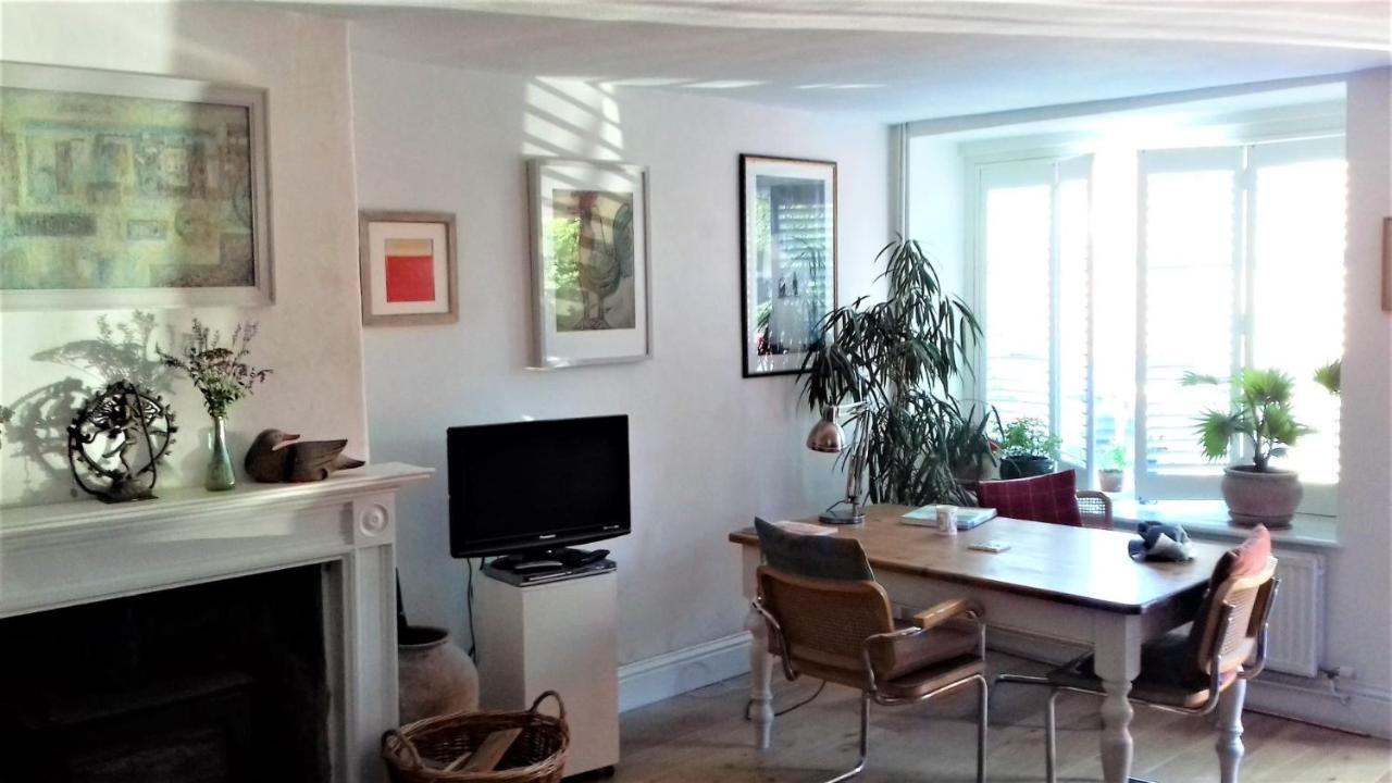 38 Newtown Guest House Bradford-On-Avon ภายนอก รูปภาพ