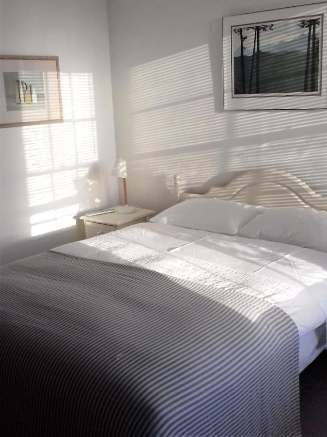 38 Newtown Guest House Bradford-On-Avon ภายนอก รูปภาพ
